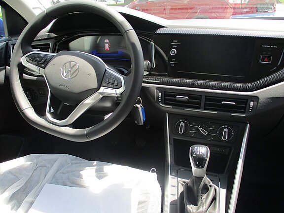 VW_Polo_blau_Nr.12__1_.JPG 