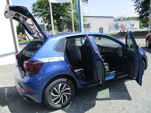 VW_Polo_blau_Nr.12__2_.JPG 